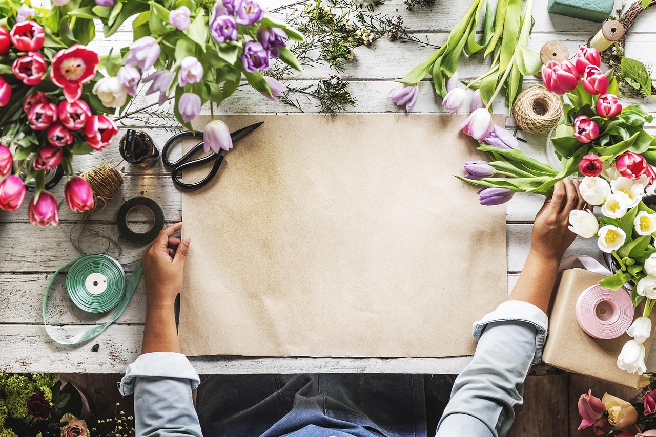 copy, flower background, craft, florist, floral, paper, hands, empty, flowers, blank, creative, decoration, beautiful flowers, nature, art, flower wallpaper, romantic, present, arrangement, wallpaper for girls